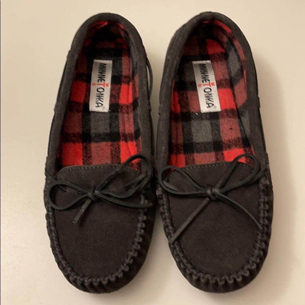 Minnie Tonka Black Moccasins Slippers